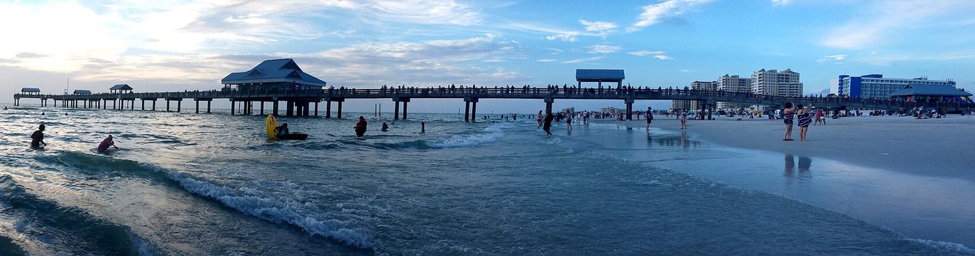 Pier 60 stretching into the Gulf at Clearwater Beach at dusk
